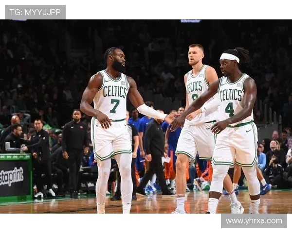 凯尔特人强势击败独行侠总分3-0决战总冠军只差一步之遥