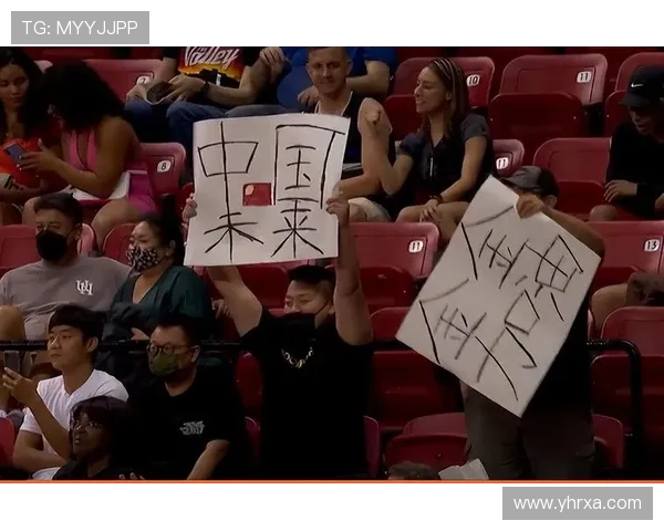 激情四射！小佩顿无球切入上演精彩单臂炸扣引爆全场